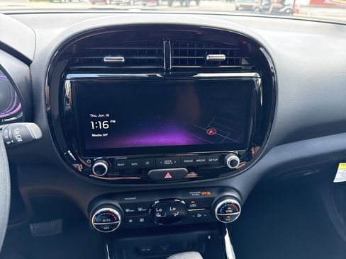 Certified 2025 Kia Soul S FWD image 24
