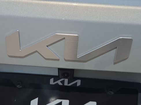 New 2026 Kia Sorento LX FWD image 11