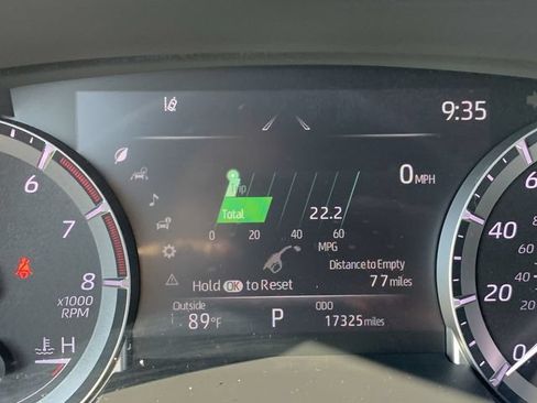 Used 2025 Toyota Highlander LE FWD image 20