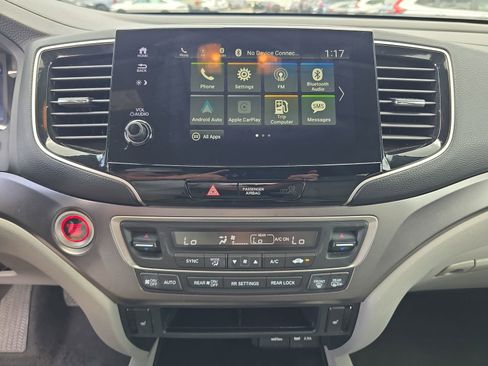 Used 2020 Honda Pilot EX image 18