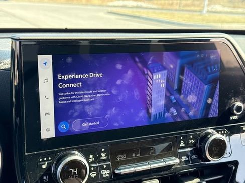 Used 2023 Toyota Highlander Limited image 28