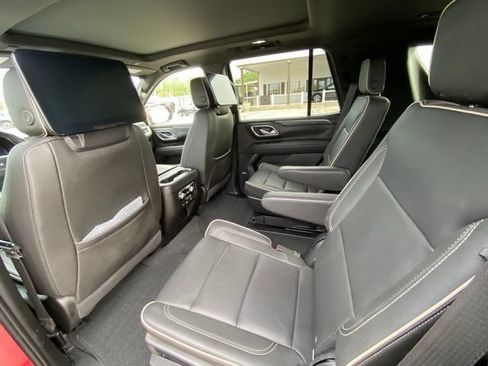 Used 2022 GMC Yukon SLT w/ SLT Premium Package AWD/4WD image 14