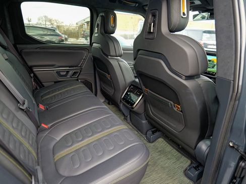 Used 2022 Rivian R1T Adventure image 31