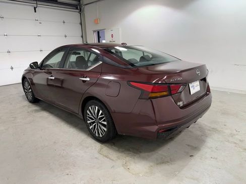 Used 2023 Nissan Altima 2.5 SV FWD image 5