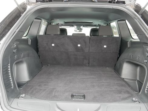 Used 2021 Jeep Grand Cherokee Laredo image 18