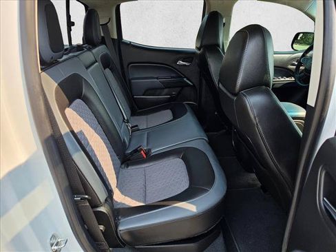 Used 2020 Chevrolet Colorado Z71 AWD/4WD image 12