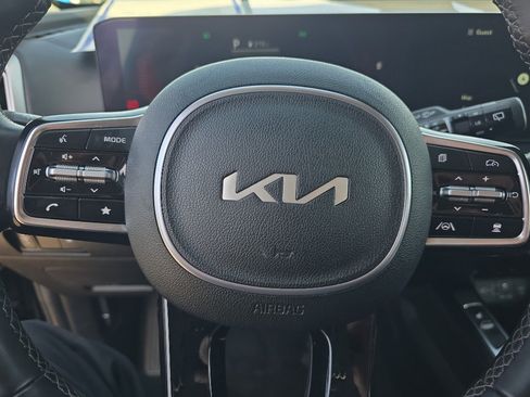 Used 2024 Kia Sorento S image 25