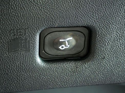 Used 2018 Lincoln MKX Reserve w/ Lincoln MKX Climate Package FWD image 33