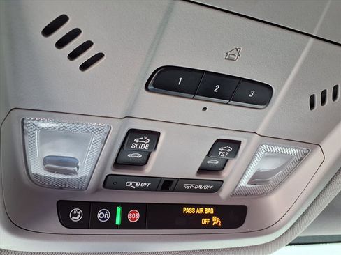 Used 2021 GMC Acadia SLT w/ Preferred Package image 20