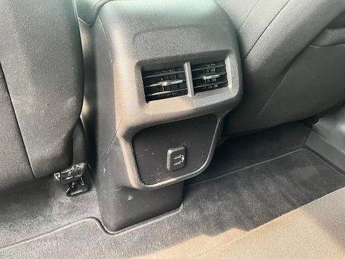 Used 2020 Chevrolet Equinox LS FWD image 28