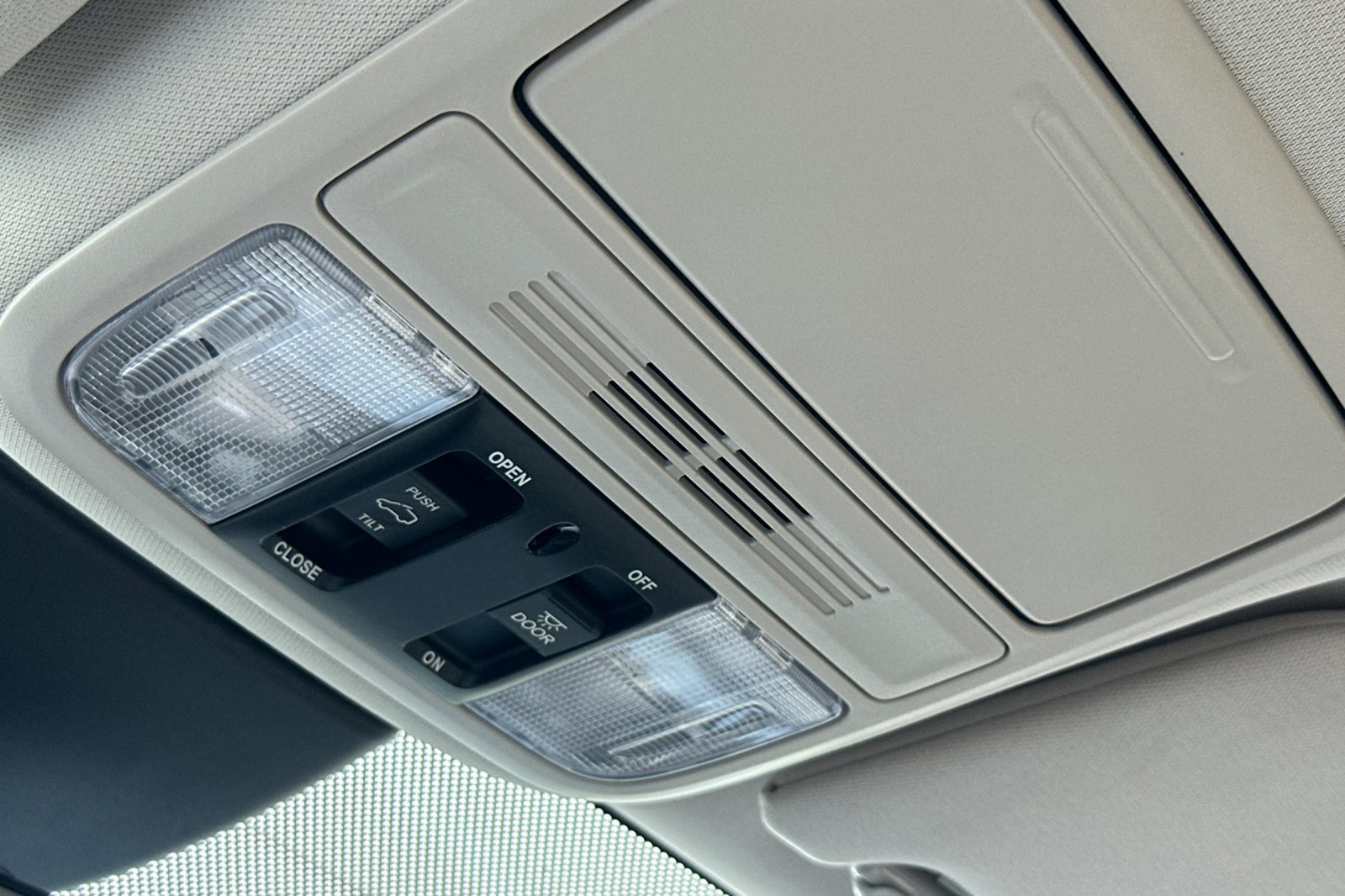 Used 2025 Honda Odyssey EX-L image 25