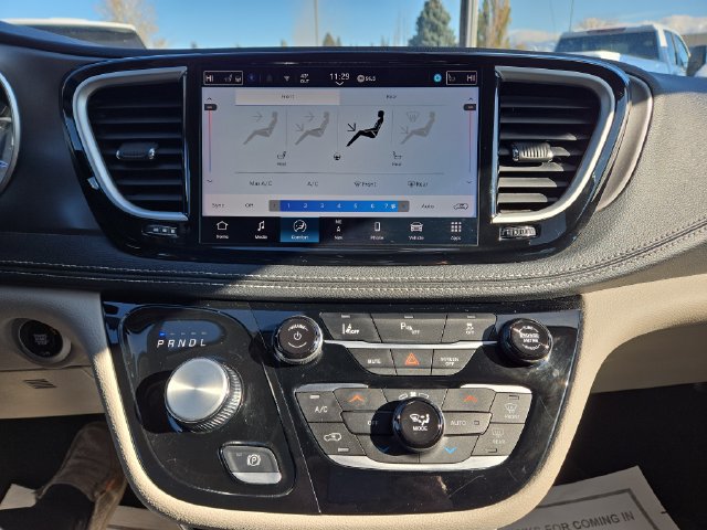Used 2024 Chrysler Pacifica Limited FWD image 27