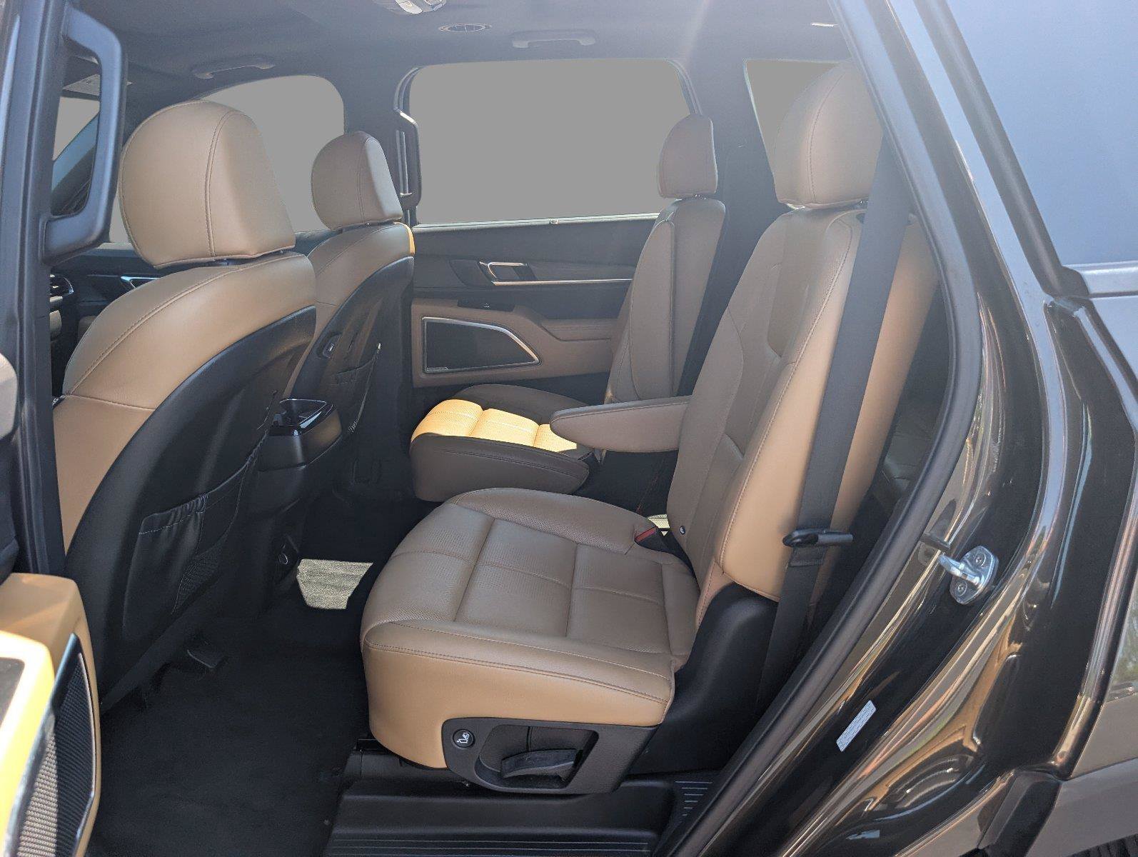 Used 2022 Kia Telluride SX w/ Nightfall Edition Package AWD/4WD image 32
