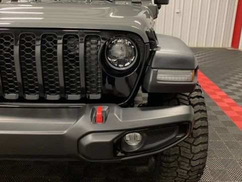 Used 2023 Jeep Wrangler Unlimited w/ Sun & Screen Package image 12