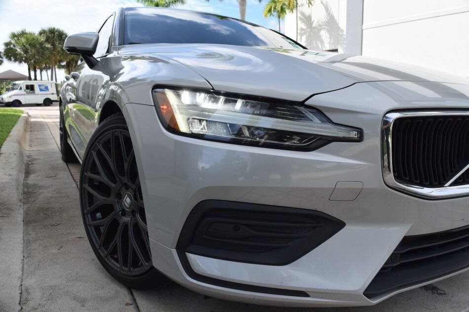 Used 2019 Volvo S60 T5 Momentum w/ Multimedia Package FWD image 37