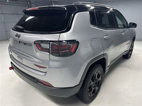 Used 2023 Jeep Compass Trailhawk w/ Trailhawk Elite Group AWD/4WD image 7