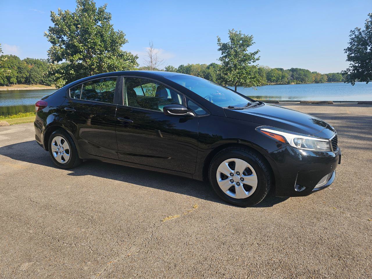 Used 2017 Kia Forte LX w/ LX Popular Package FWD image 2