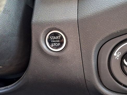 Used 2024 Nissan Frontier SV w/ Technology Package AWD/4WD image 21