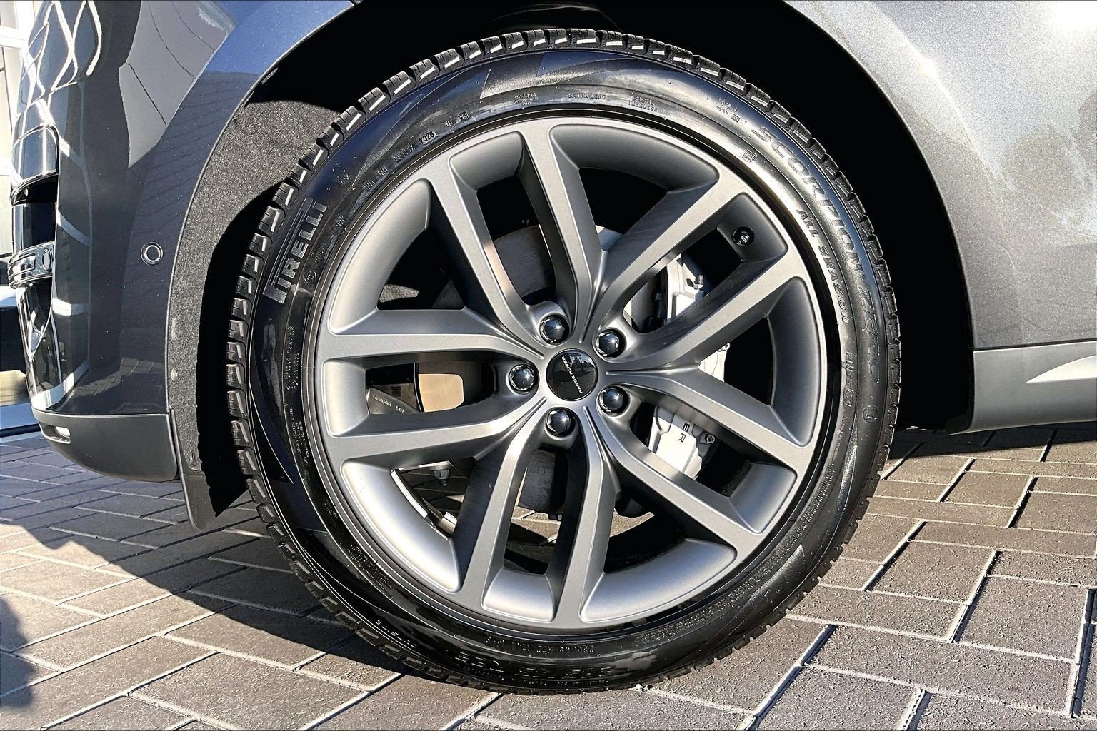 New 2027 Land Rover Range Rover Sport SE AWD/4WD image 12