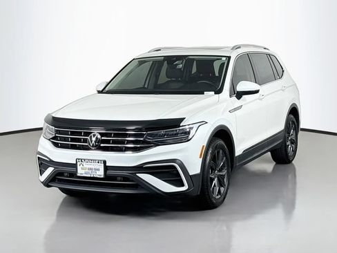 Used 2023 Volkswagen Tiguan SE AWD/4WD image 3
