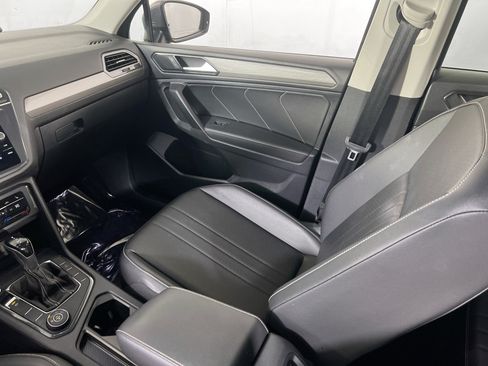 Used 2022 Volkswagen Tiguan SE AWD/4WD image 23