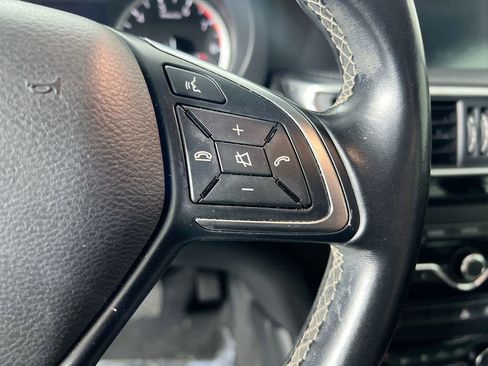 Used 2018 INFINITI QX30 Premium w/ Navigation Package image 17