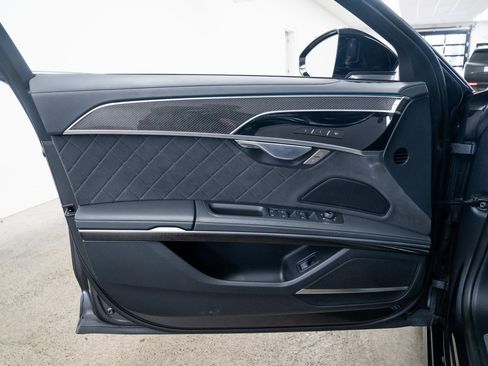 Used 2025 Audi S8 image 17