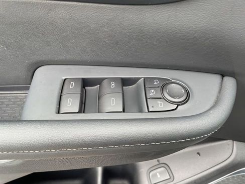 Used 2025 Buick Enclave Preferred AWD/4WD image 11