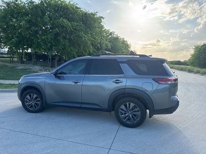 Used 2022 Nissan Pathfinder SV w/ SV Premium Package