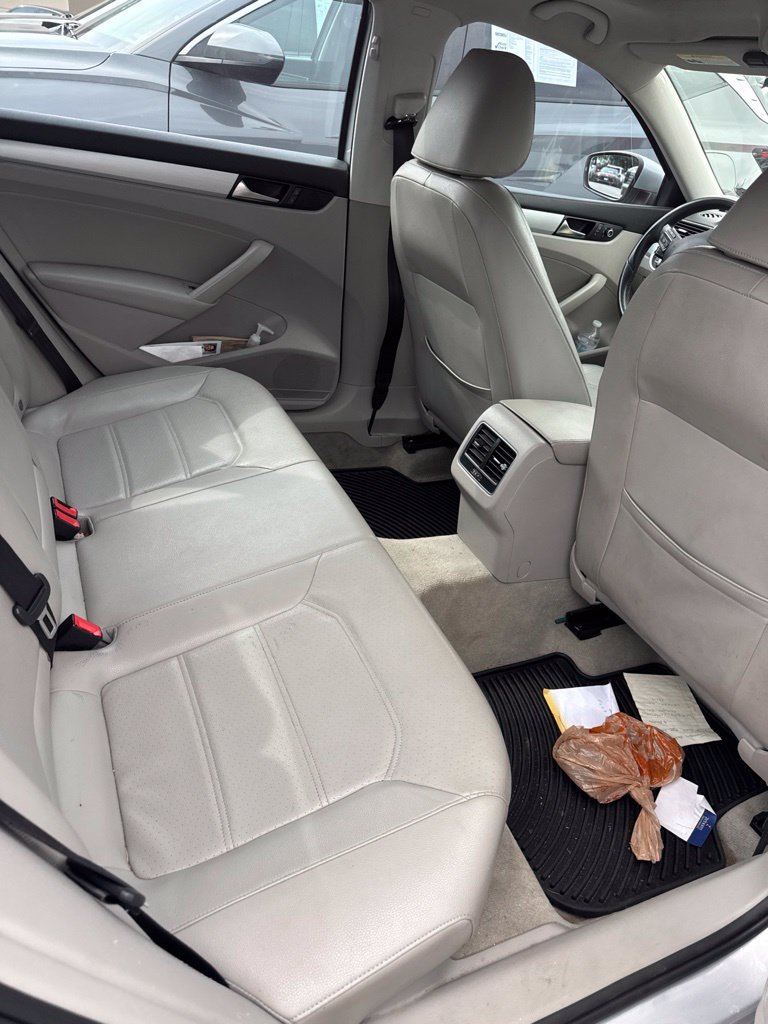 Used 2013 Volkswagen Passat TDI SE FWD image 4