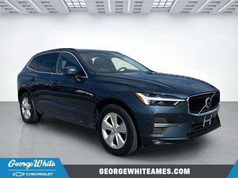 Used 2022 Volvo XC60 B5 Momentum image 1