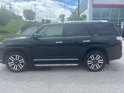 Used 2017 Toyota 4Runner Limited AWD/4WD image 12