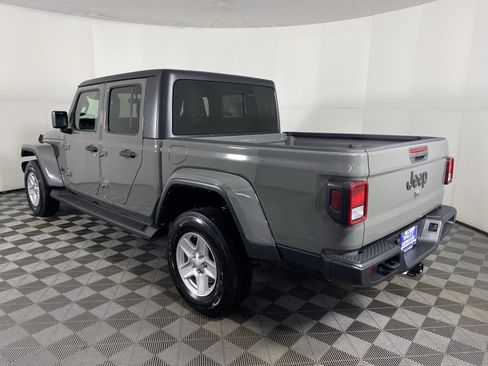 Used 2022 Jeep Gladiator Sport image 9