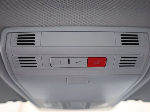 Used 2015 Volkswagen Golf TDI S image 31