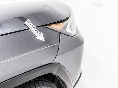 Used 2020 Toyota RAV4 XLE Premium image 40