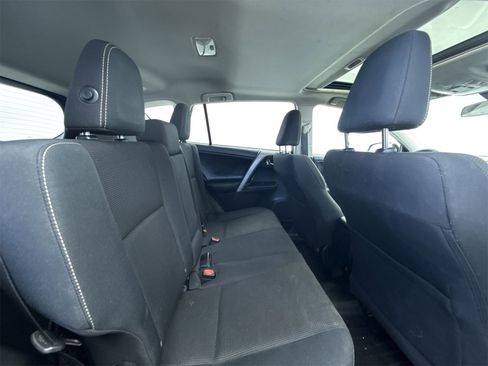 Used 2018 Toyota RAV4 XLE image 29