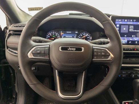 Used 2023 Jeep Compass Trailhawk w/ Trailhawk Convenience Group image 15