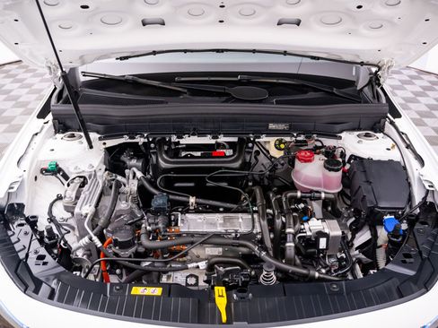 Used 2023 Mercedes-Benz EQB 300 4MATIC image 33