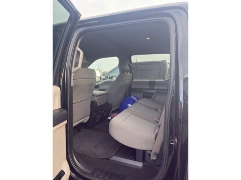 Used 2017 Ford F250 XLT w/ Camper Package image 10
