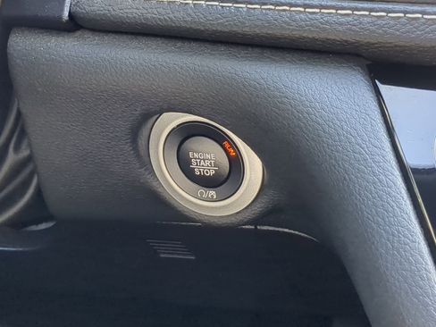 Used 2020 Chrysler Pacifica Limited w/ Advanced Safetytec Group image 20