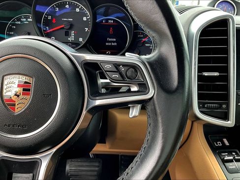 Used 2017 Porsche Cayenne AWD/4WD image 11