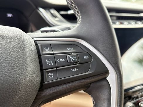 Used 2023 Jeep Grand Cherokee Limited AWD/4WD image 17