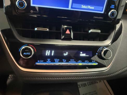 Used 2022 Toyota Corolla SE w/ SE Premium Package FWD image 34