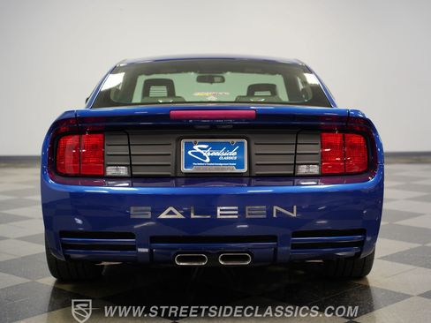 Used 2006 Ford Mustang GT RWD image 26