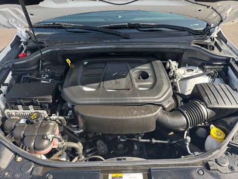 Used 2020 Jeep Grand Cherokee Laredo AWD/4WD image 18