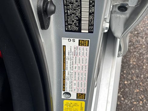 Used 2020 Toyota Corolla LE image 28