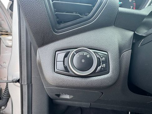 Used 2017 Ford Escape SE FWD image 18