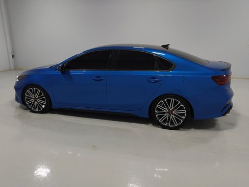 Used 2023 Kia Forte GT image 3