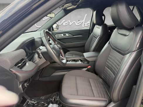 Used 2025 Ford Explorer ST-Line w/ ST-Line Street Pack AWD/4WD image 20