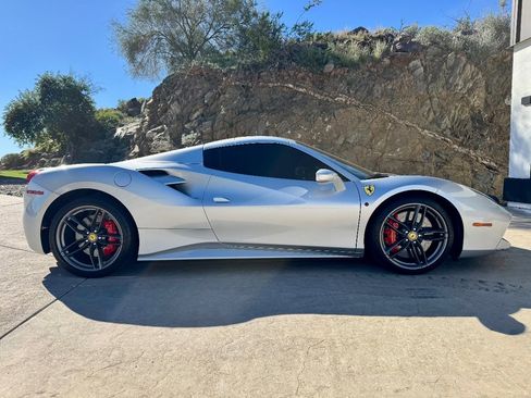 Used 2019 Ferrari 488 Spider image 7
